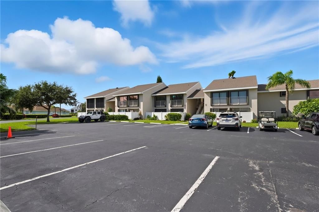 For Sale: $260,000 (2 beds, 2 baths, 1305 Square Feet)