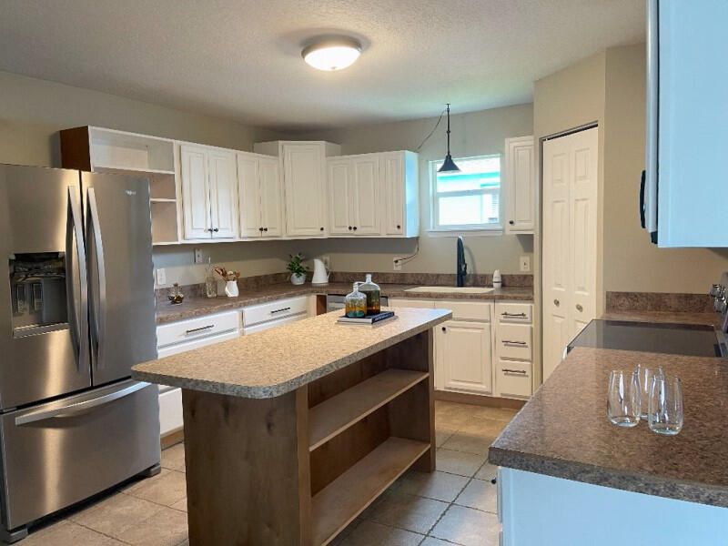 Activo con contrato: $239,900 (3 camas, 2 baños, 1152 Pies cuadrados)