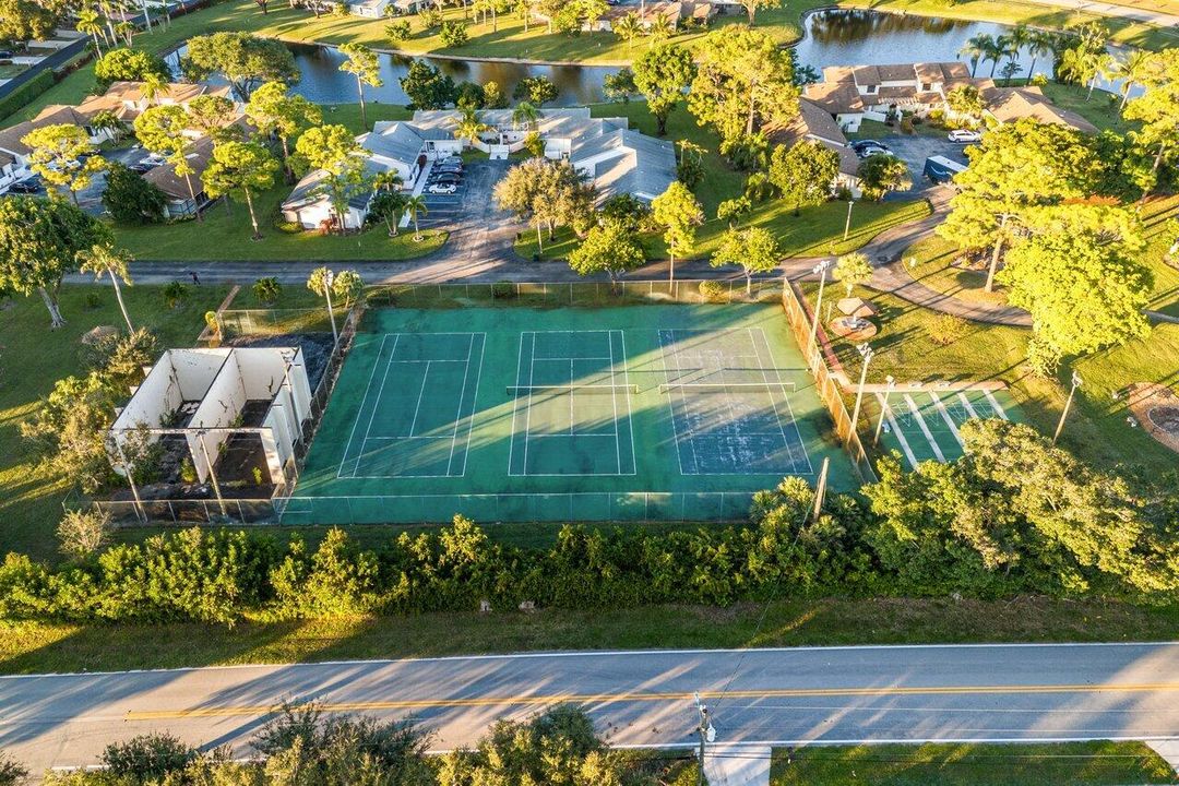 Active With Contract: $220,000 (2 beds, 2 baths, 1188 Square Feet)