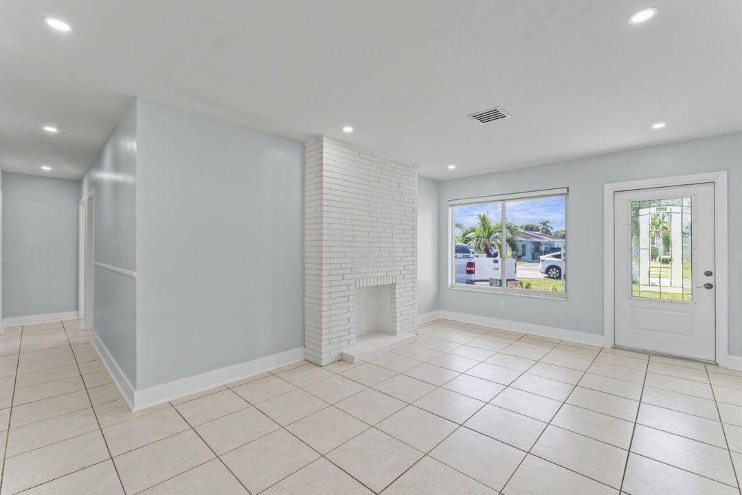 待售: $570,000 (3 贝兹, 2 浴室, 1428 平方英尺)