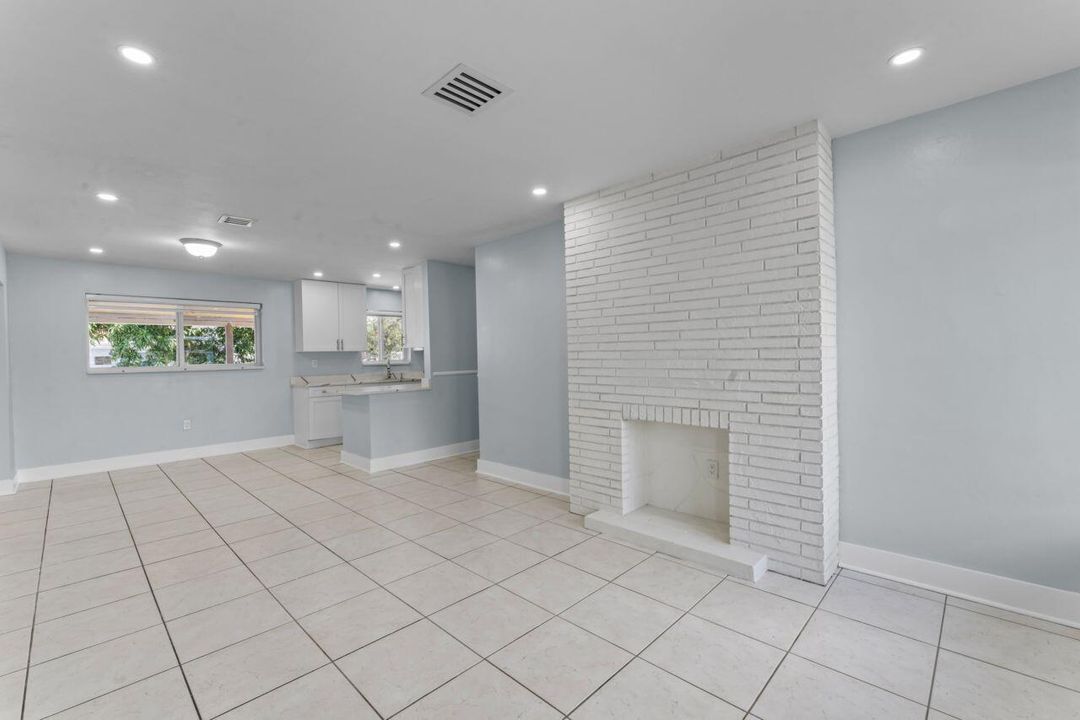 待售: $570,000 (3 贝兹, 2 浴室, 1428 平方英尺)