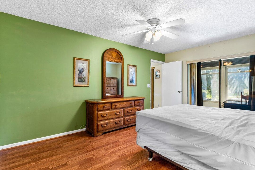 Active With Contract: $220,000 (2 beds, 2 baths, 1188 Square Feet)