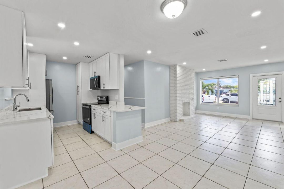 待售: $570,000 (3 贝兹, 2 浴室, 1428 平方英尺)