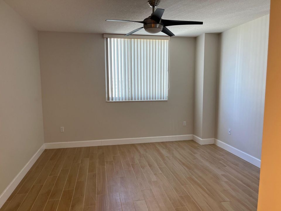 For Rent: $3,695 (2 beds, 2 baths, 1175 Square Feet)