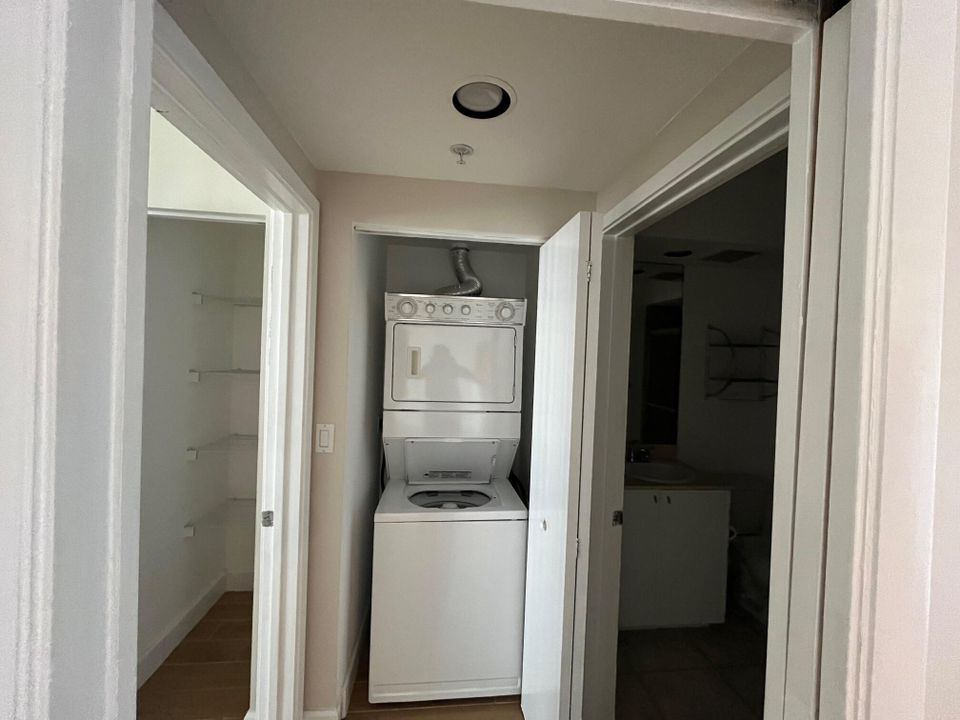 For Rent: $3,695 (2 beds, 2 baths, 1175 Square Feet)