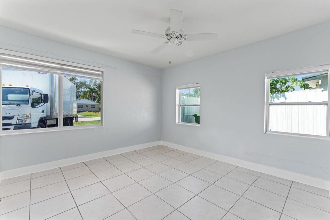 待售: $570,000 (3 贝兹, 2 浴室, 1428 平方英尺)