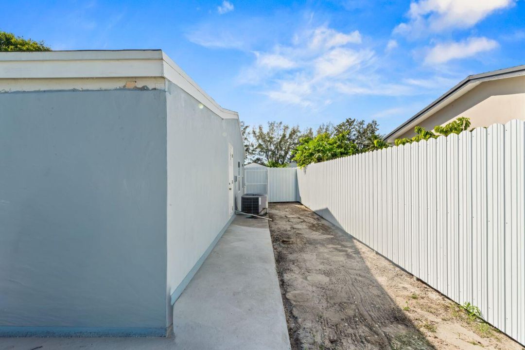 待售: $570,000 (3 贝兹, 2 浴室, 1428 平方英尺)