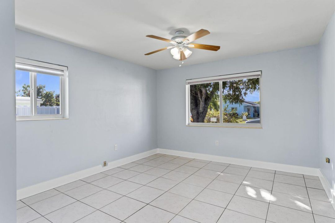 待售: $570,000 (3 贝兹, 2 浴室, 1428 平方英尺)