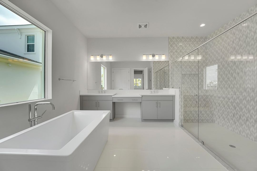 Под контрактом: $7,500 (5 спален, 3 ванн, 3740 Квадратных фут)