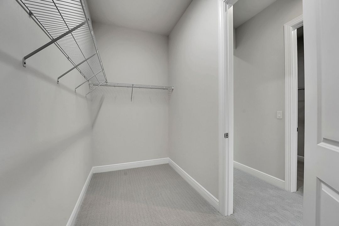 Под контрактом: $7,500 (5 спален, 3 ванн, 3740 Квадратных фут)