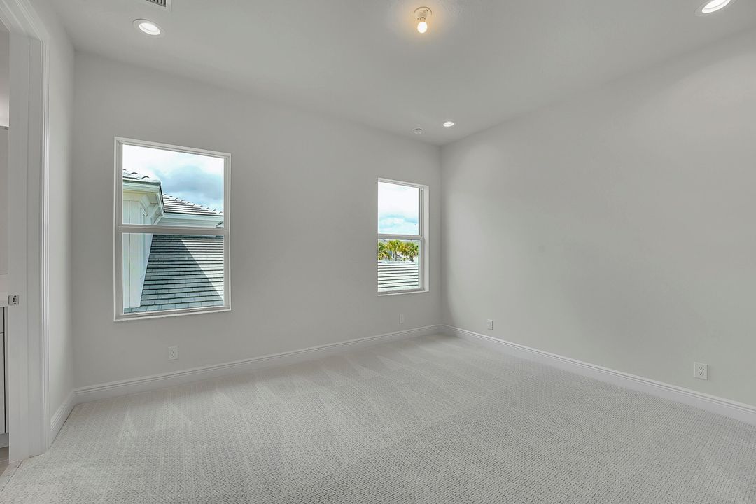 Под контрактом: $7,500 (5 спален, 3 ванн, 3740 Квадратных фут)