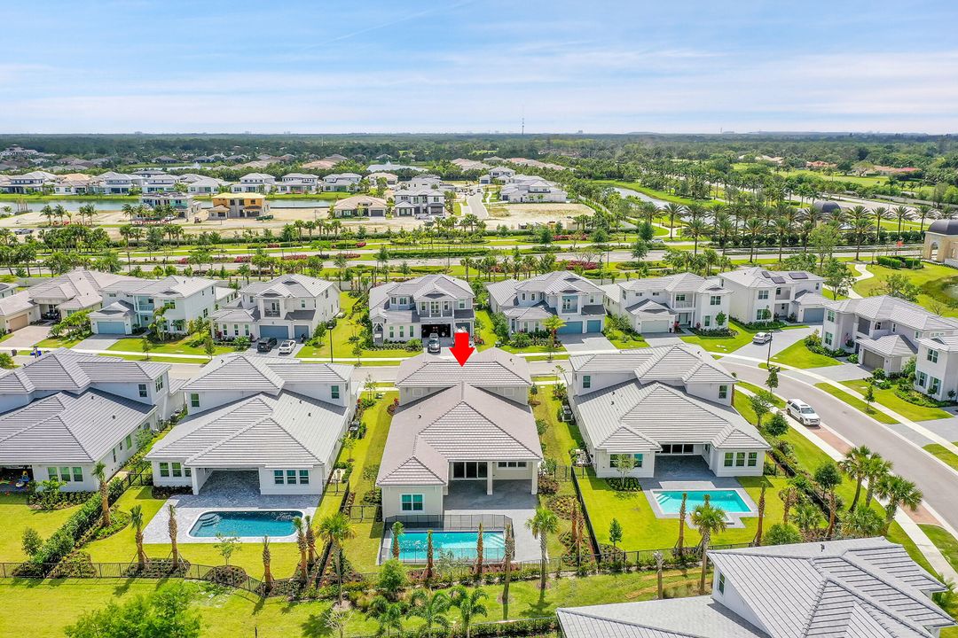 Под контрактом: $7,500 (5 спален, 3 ванн, 3740 Квадратных фут)