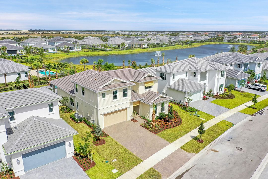 Под контрактом: $7,500 (5 спален, 3 ванн, 3740 Квадратных фут)