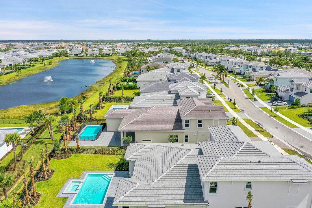 Под контрактом: $7,500 (5 спален, 3 ванн, 3740 Квадратных фут)