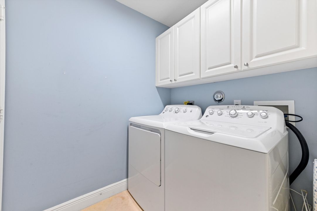 For Sale: $449,900 (3 beds, 2 baths, 1798 Square Feet)