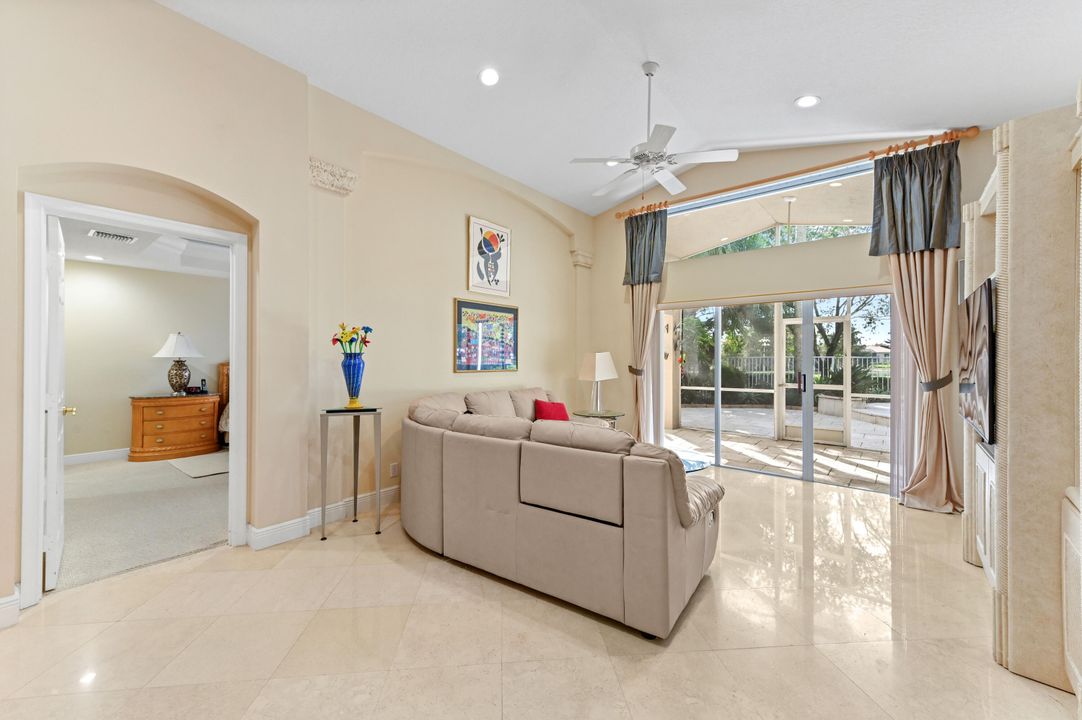 For Sale: $449,900 (3 beds, 2 baths, 1798 Square Feet)