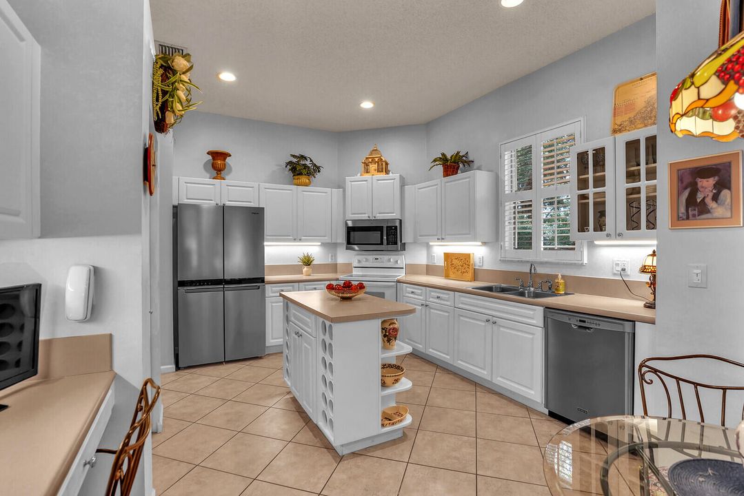 Active With Contract: $485,000 (3 beds, 2 baths, 1793 Square Feet)