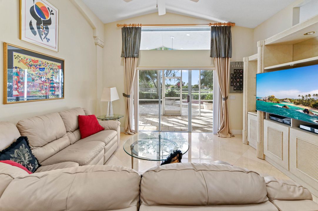 For Sale: $449,900 (3 beds, 2 baths, 1798 Square Feet)