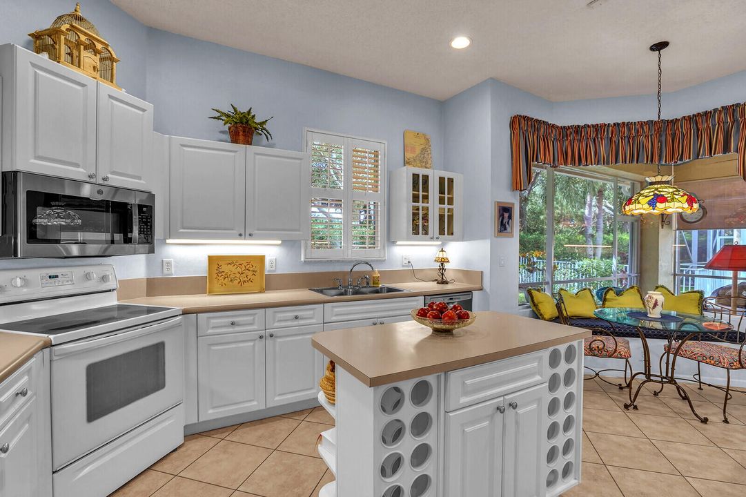 Active With Contract: $485,000 (3 beds, 2 baths, 1793 Square Feet)