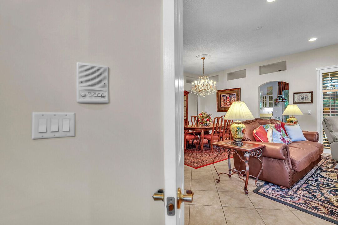 Active With Contract: $485,000 (3 beds, 2 baths, 1793 Square Feet)