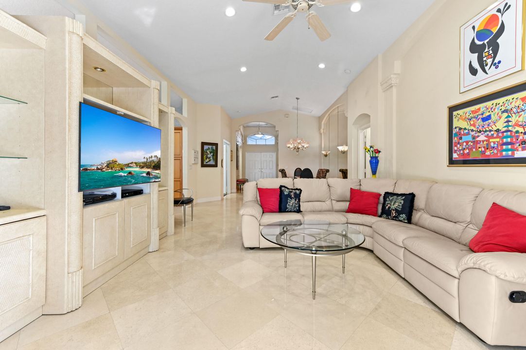 For Sale: $449,900 (3 beds, 2 baths, 1798 Square Feet)