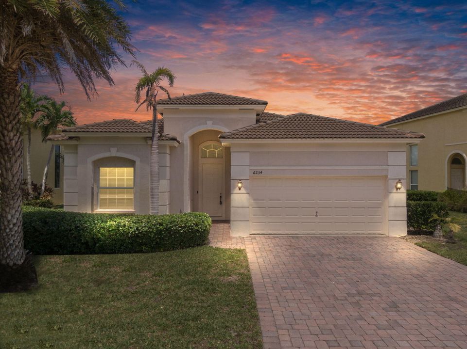 Recently Sold: $379,900 (3 beds, 2 baths, 1609 Square Feet)