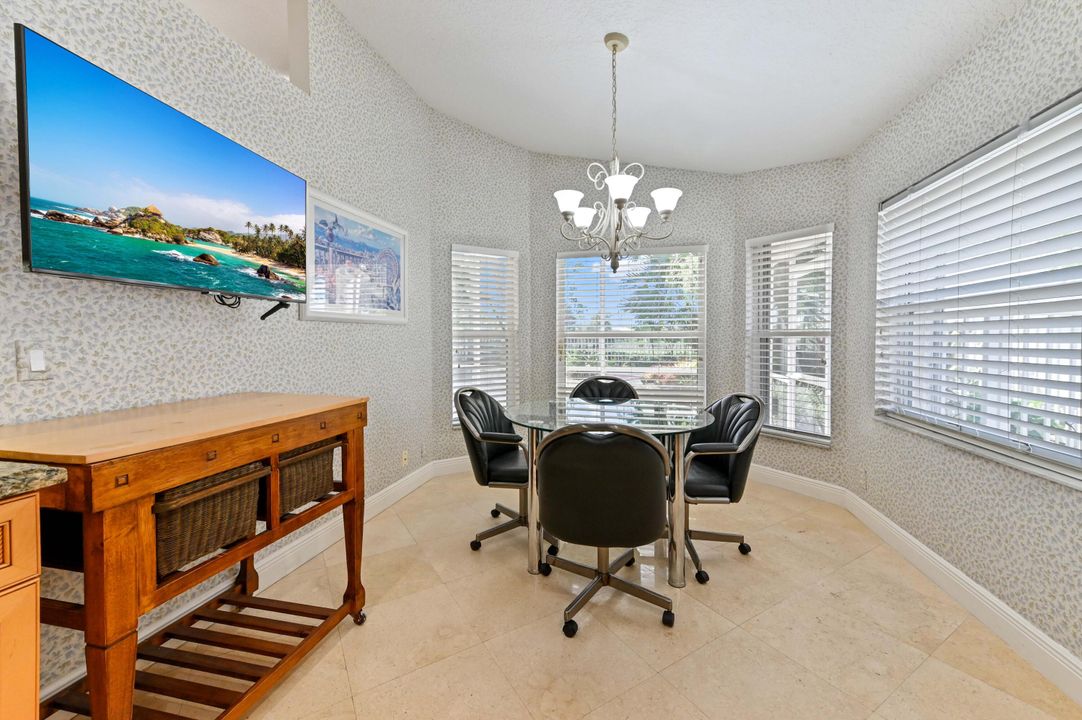 For Sale: $449,900 (3 beds, 2 baths, 1798 Square Feet)