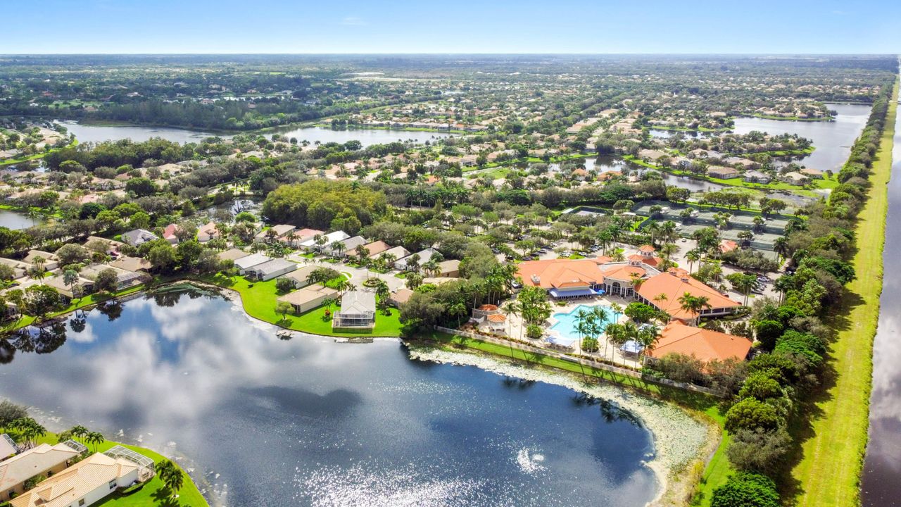 For Sale: $449,900 (3 beds, 2 baths, 1798 Square Feet)