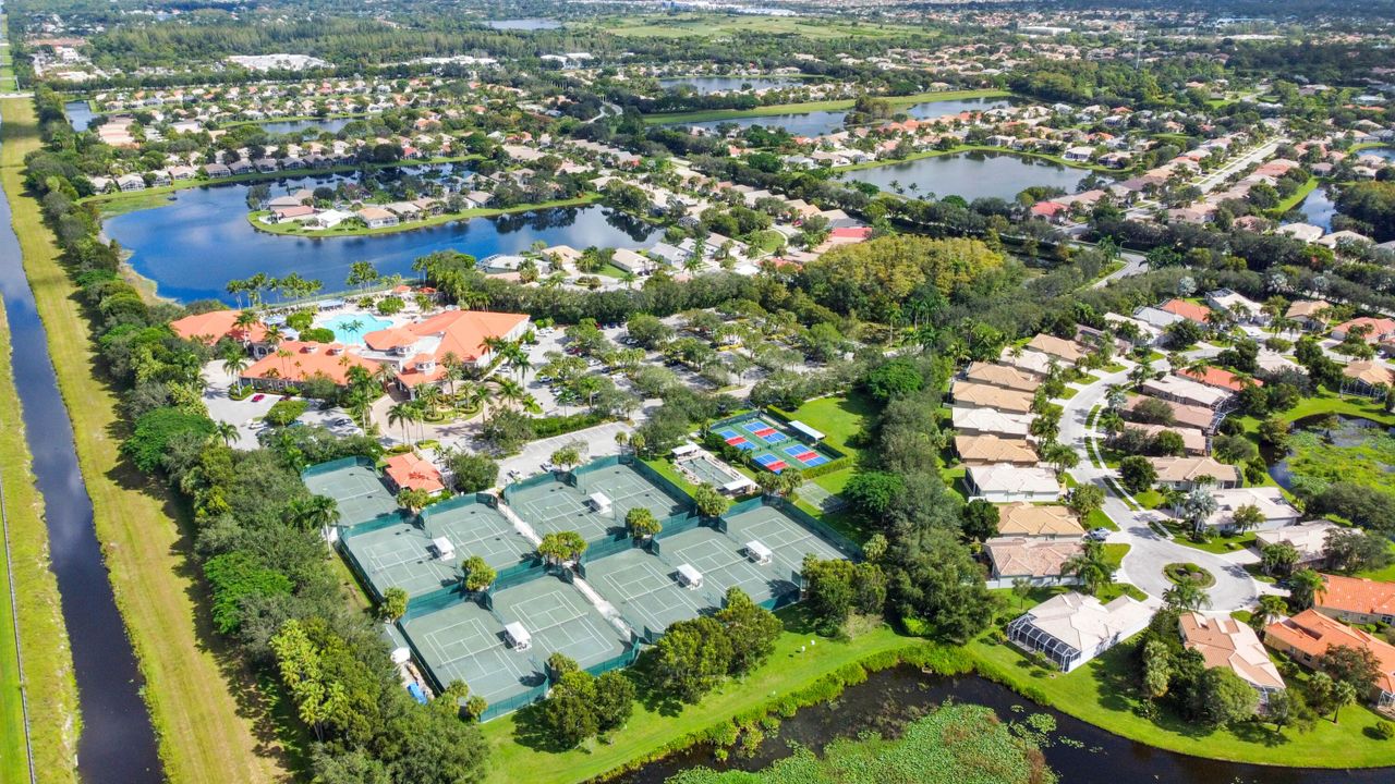 For Sale: $449,900 (3 beds, 2 baths, 1798 Square Feet)