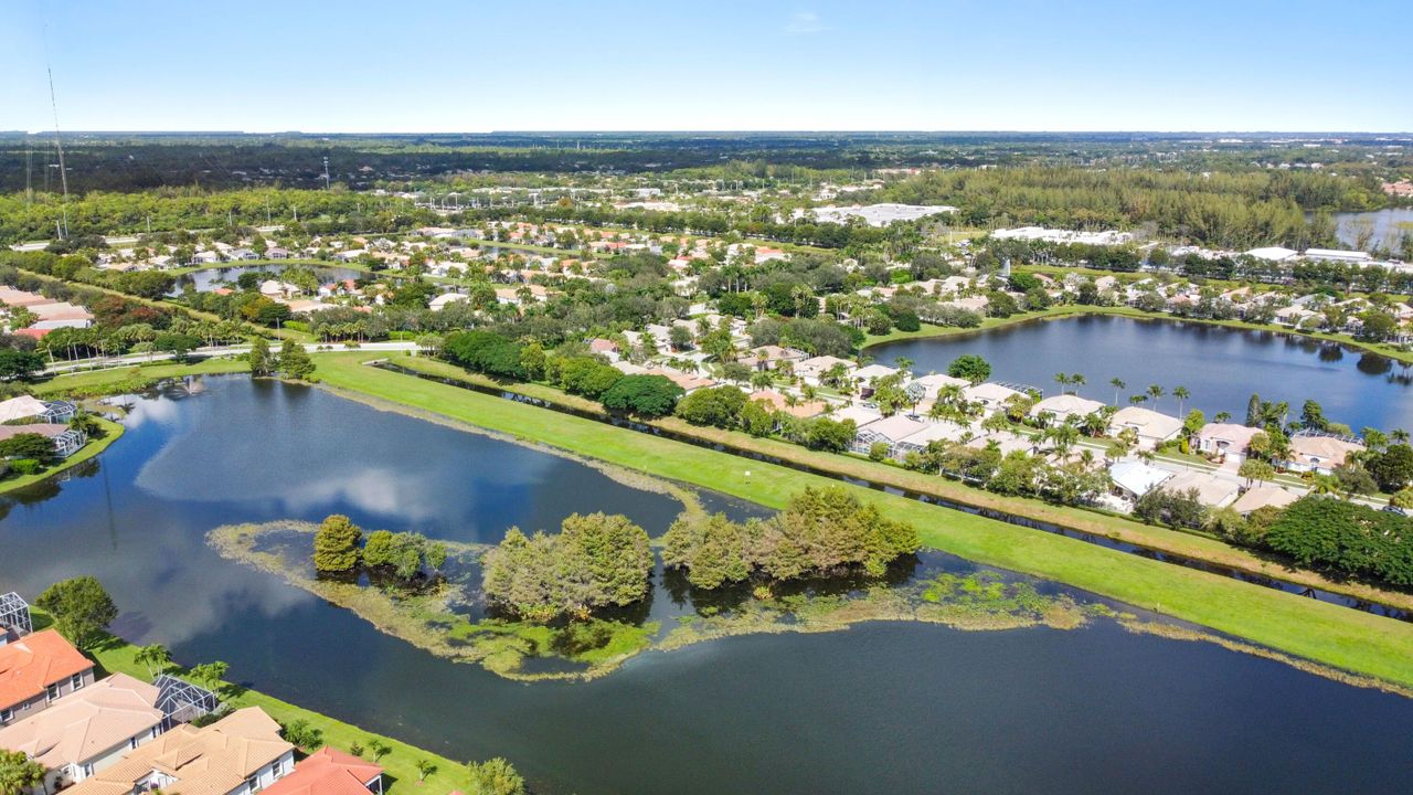 For Sale: $449,900 (3 beds, 2 baths, 1798 Square Feet)