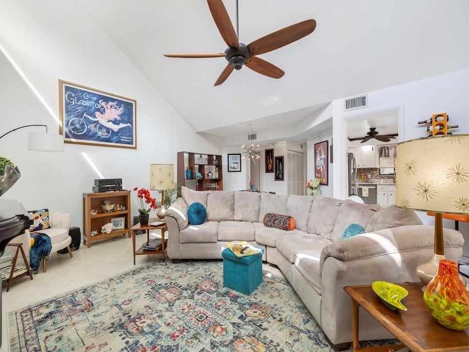 For Sale: $475,000 (3 beds, 2 baths, 1350 Square Feet)