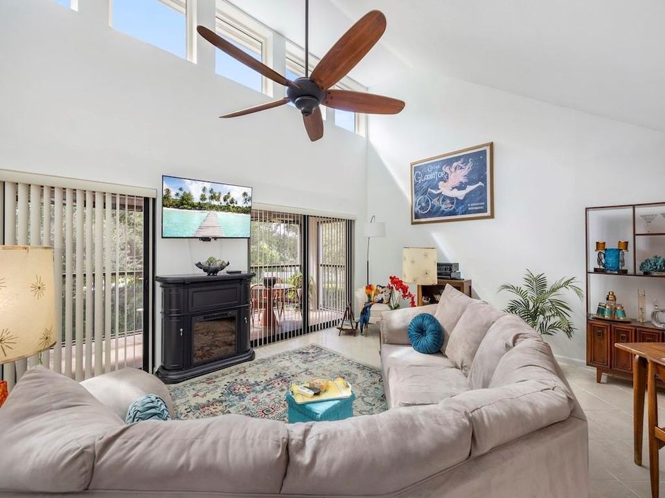 For Sale: $475,000 (3 beds, 2 baths, 1350 Square Feet)