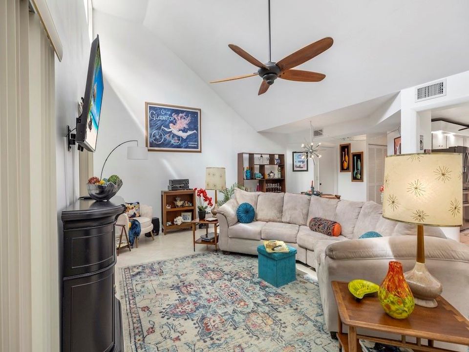 For Sale: $475,000 (3 beds, 2 baths, 1350 Square Feet)