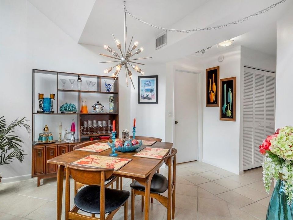 For Sale: $475,000 (3 beds, 2 baths, 1350 Square Feet)