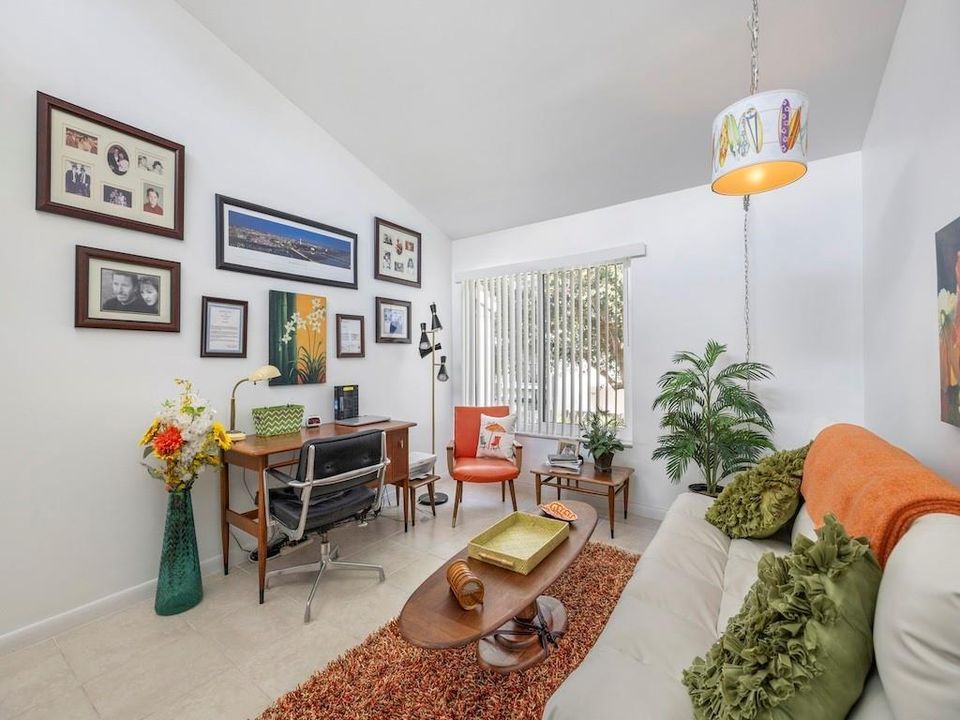 For Sale: $475,000 (3 beds, 2 baths, 1350 Square Feet)