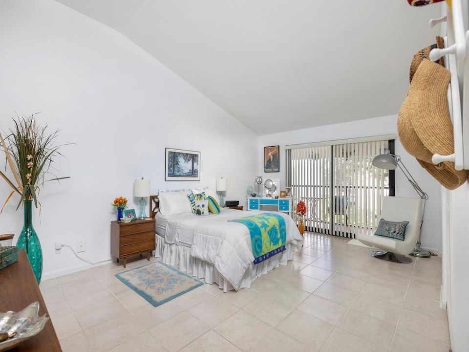 For Sale: $475,000 (3 beds, 2 baths, 1350 Square Feet)