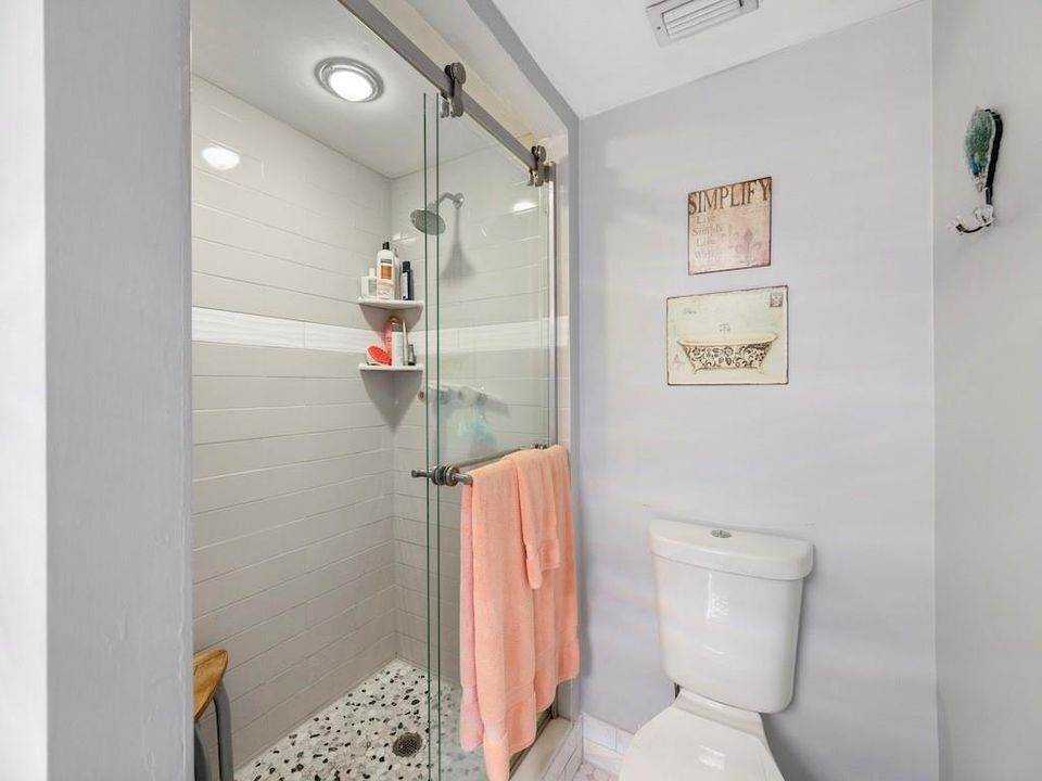 For Sale: $475,000 (3 beds, 2 baths, 1350 Square Feet)