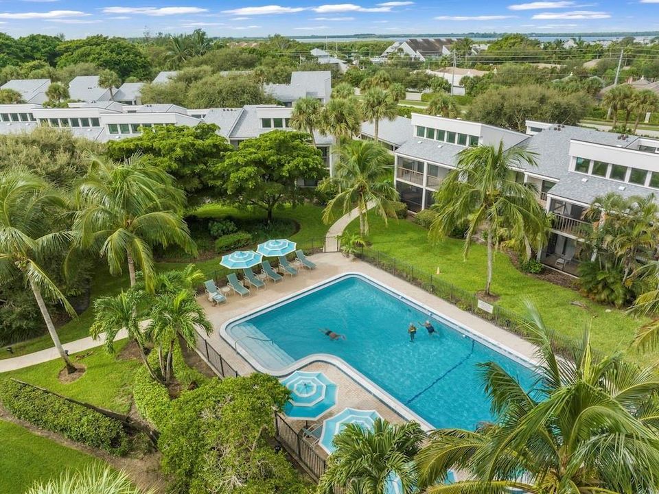 For Sale: $475,000 (3 beds, 2 baths, 1350 Square Feet)