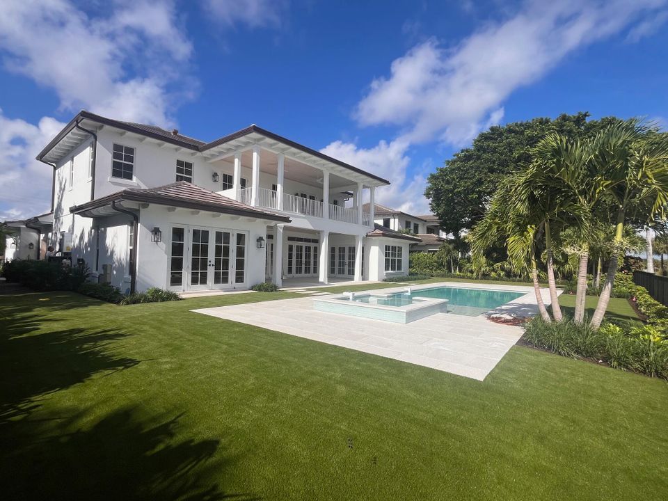 Recently Sold: $5,800,000 (5 beds, 5 baths, 4500 Square Feet)