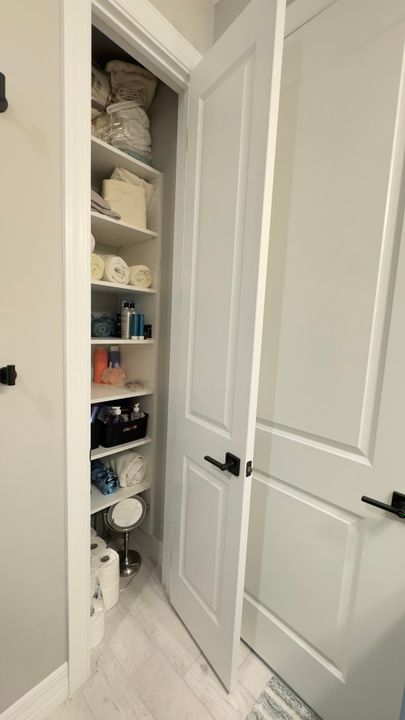 For Sale: $975,000 (3 beds, 2 baths, 1950 Square Feet)