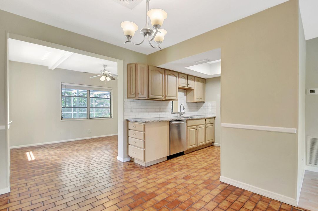 Active With Contract: $449,900 (3 beds, 2 baths, 1461 Square Feet)