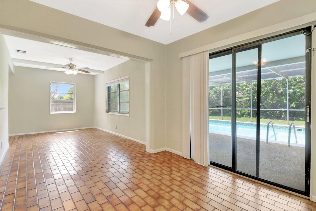 Active With Contract: $449,900 (3 beds, 2 baths, 1461 Square Feet)