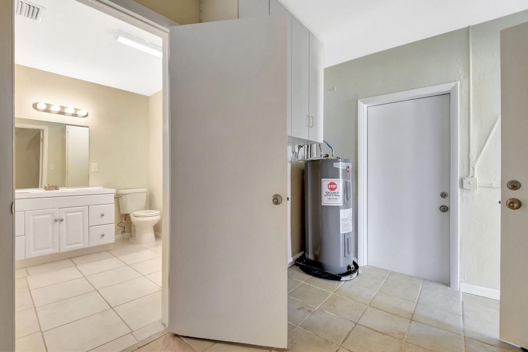 Active With Contract: $449,900 (3 beds, 2 baths, 1461 Square Feet)