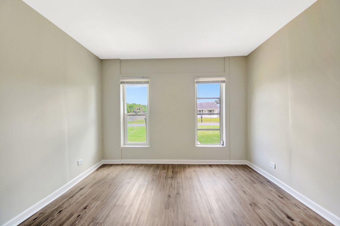 Active With Contract: $449,900 (3 beds, 2 baths, 1461 Square Feet)