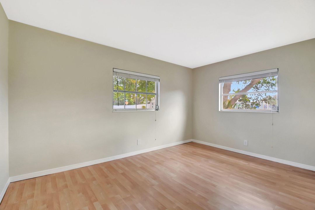 Active With Contract: $449,900 (3 beds, 2 baths, 1461 Square Feet)