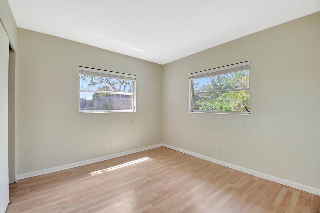 Active With Contract: $449,900 (3 beds, 2 baths, 1461 Square Feet)