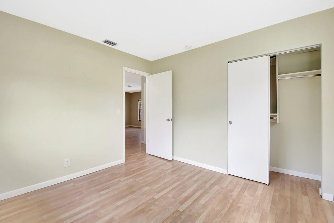 Active With Contract: $449,900 (3 beds, 2 baths, 1461 Square Feet)