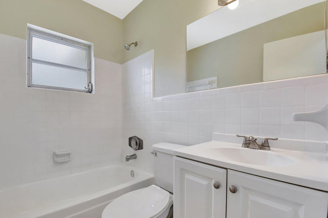 Active With Contract: $449,900 (3 beds, 2 baths, 1461 Square Feet)