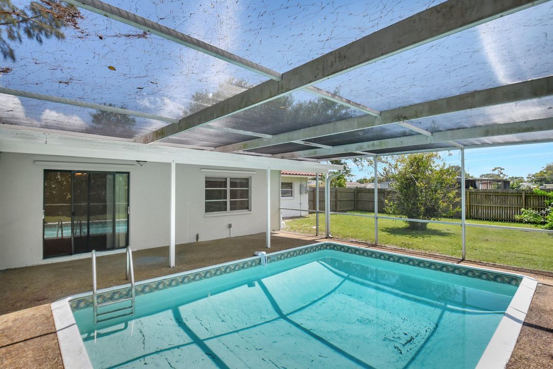 Active With Contract: $449,900 (3 beds, 2 baths, 1461 Square Feet)