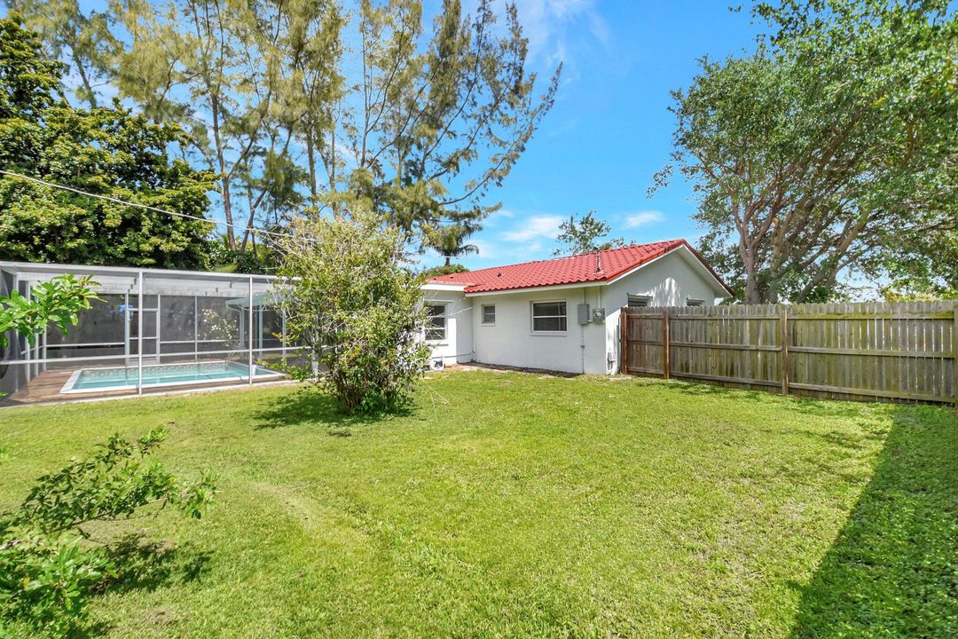 Active With Contract: $449,900 (3 beds, 2 baths, 1461 Square Feet)